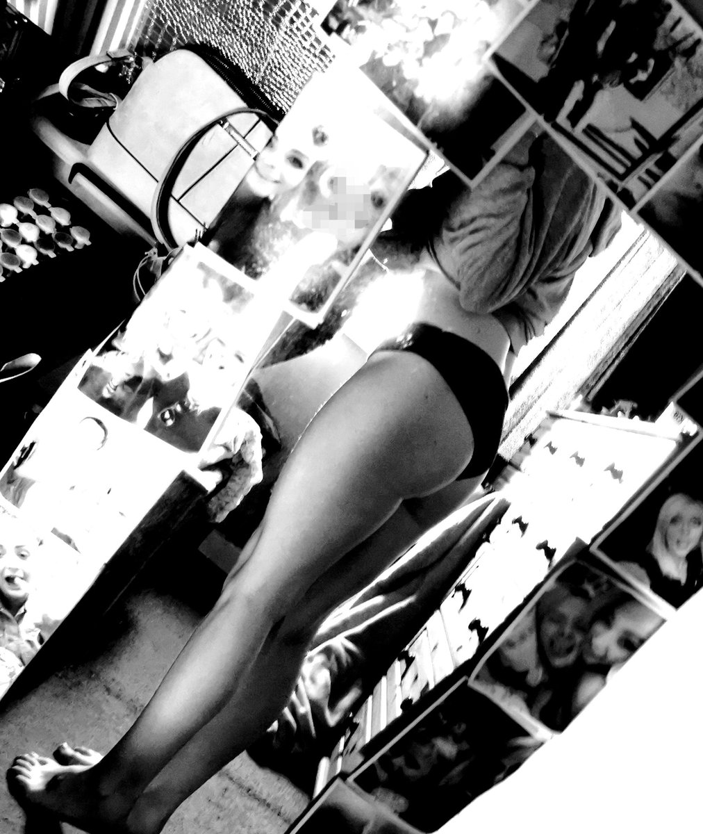 TinkerCunt_'s tweet photo. Feeling like a proper little curve perve this morning 🥞😂 Happy Saturday 😘 https://t.co/vdb3Ro1MDp