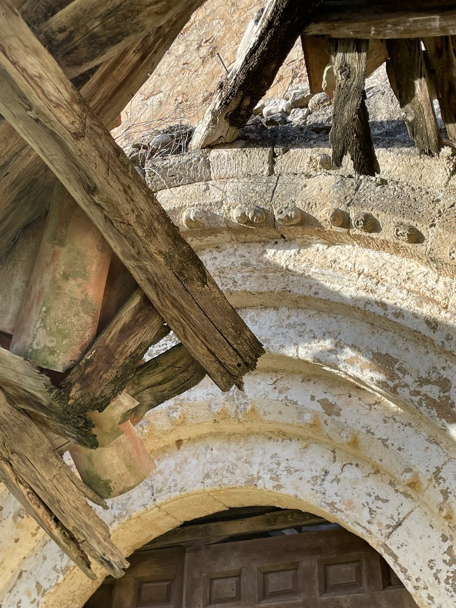 lc_pastor's tweet photo. Han pasado 911 días con la iglesia   de San Bartolomé de La Barbolla a la intemperie. Nunca antes había llovido tanto.
#SalvemosLaBarbolla https://t.co/WcDSZ8Mknj