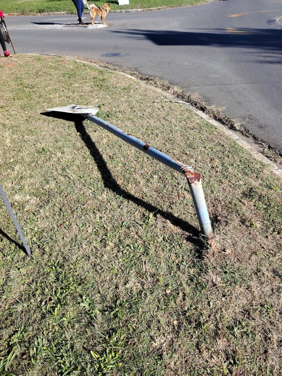 CllrZander's tweet photo. @MyJRA Cnr Weltevreden road and Norman Drive Northcliff please can this sign be fixed https://t.co/DiyTHAAram