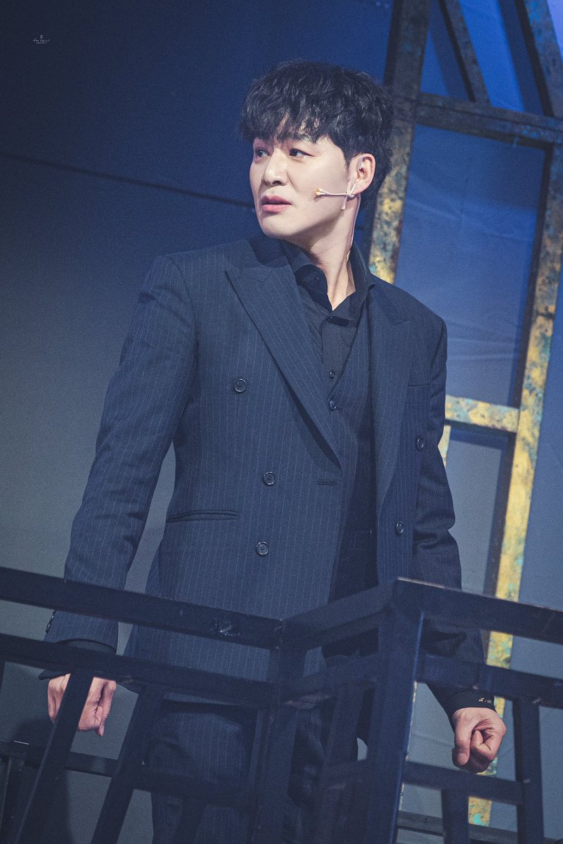별처럼 높게 빛나는 사람 tweet media