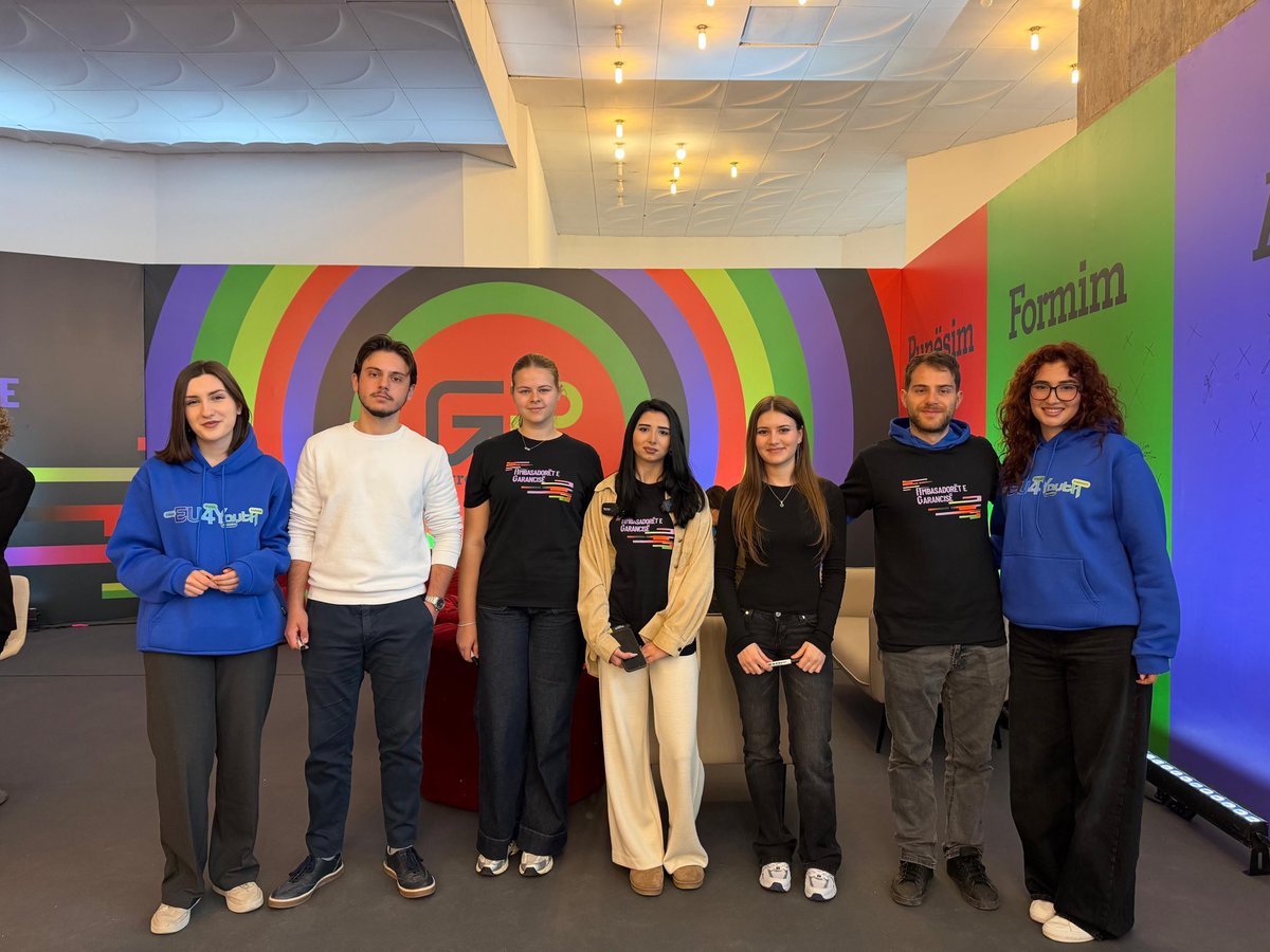 UNDPAlbania's tweet photo. @EUinAlbania @UNDPEurasia @UNDPEU @RandiDavisUNDP @EntelaLako @SokolMucogllava @HaklajAlketa @GollajEgla #EuropeDay! 

Albania's greatest asset is its youth - and @EU_inAlbania is investing in them. 

Through #EU4Youth &amp; #EU4LMI, we're connecting 17,000+ young people to jobs, training &amp; opportunity. 

Because #EU integration starts with people — not just policy. https://t.co/FuP442EvNb