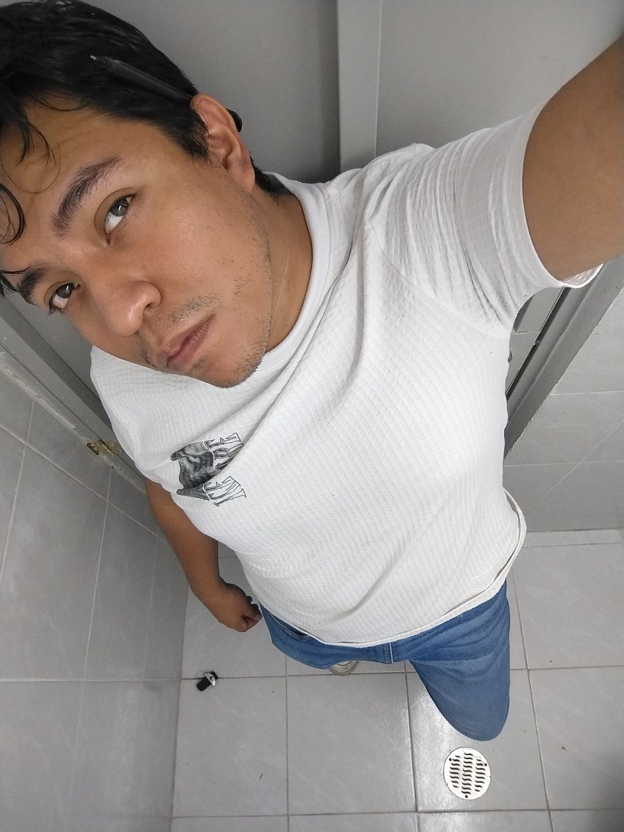 Solitboom's tweet photo. El día de hoy solo quiero buscar alguien con quién charlar? No importa edad :3 https://t.co/wXQBUUap7U