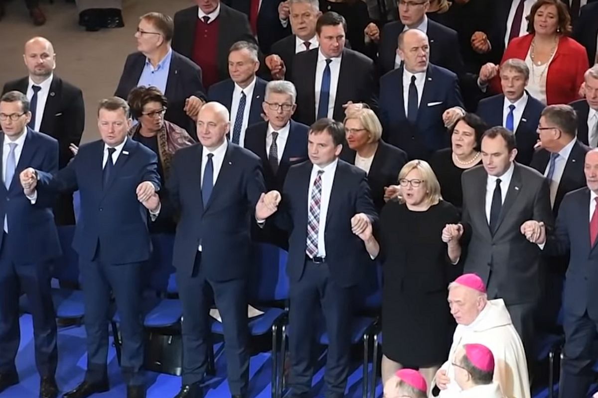 107Leon's tweet photo. @Hitywsieci @RepublikaTV @MironaHolda @Szafarowicz2001 Tu są sami świeci https://t.co/uHrMFNrMnt