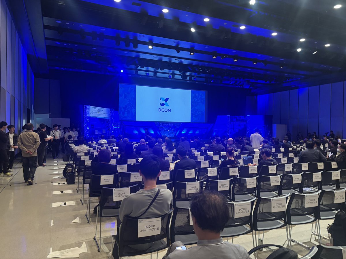 yuzu_milk_ice's tweet photo. #DCON2026 きました！
高専生の皆さんのプレゼン皆とてもクオリティたかかったです！
出てた方繋がりたいのでぜひいいねなどしてくれると嬉しいですーーー！ https://t.co/g0RMIpnEVs