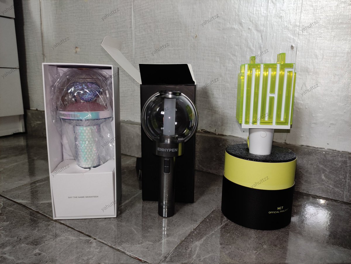 yahuttzz's tweet photo. wts - want to sell
Ls seventeen ver 2, ls NCT ver 2, ls enhypen ver 2

💰500k/ls (nego tipis)
✅ fullset. Pc dan perintilan lain semua ada (kecuali sticker)
✅ good condition blm dipakai sama sekali semuanya 
✅ Dijamin ori dan bisa connect 
📍 Cikarang, Bekasi 

Tanya2 boleh dm https://t.co/xJ0KSquzDE
