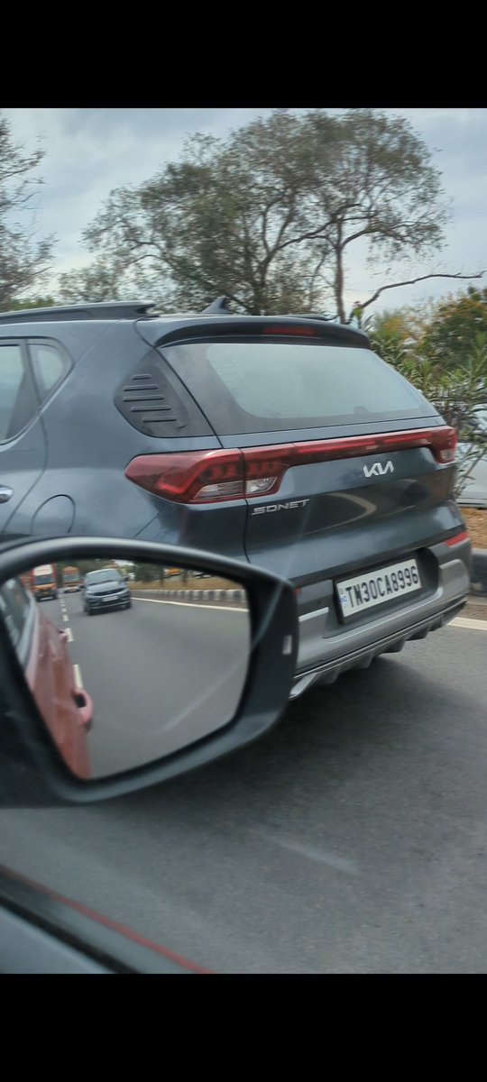 dilipvenkat77's tweet photo. Irresponsible and extremely dangerous driving with a kid on the driver’s lap on the Tindivanam-Chennai National Highway. Kindly take necessary action against this violation.
@ChennaiTraffic @NHMPofficial 

Vehicle No : TN30CA8996 https://t.co/UBaGcCEdJG