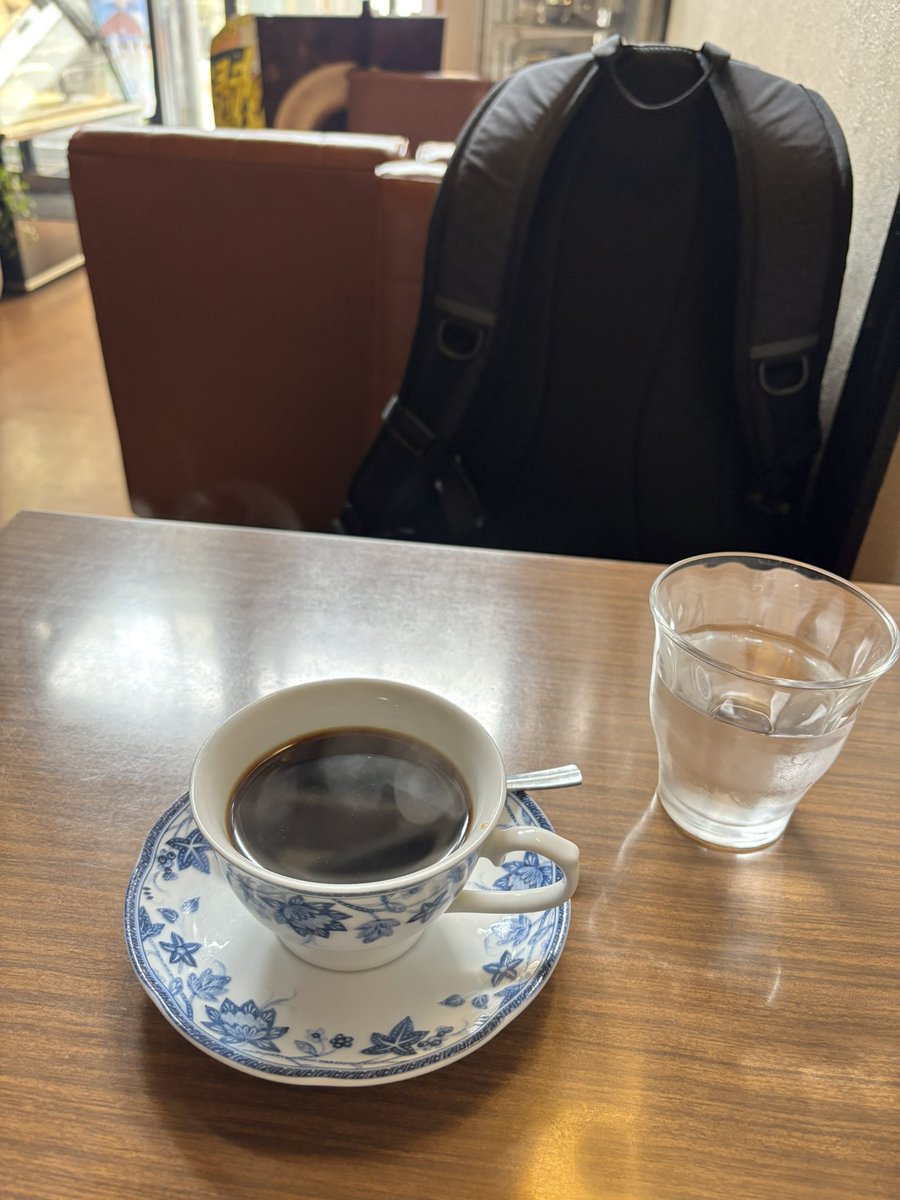 mayfuyy's tweet photo. 退院
誰も迎えに来てくれない独り身のため
爆食いして帰っていたらまた足つってる https://t.co/iFQoKWyAbc