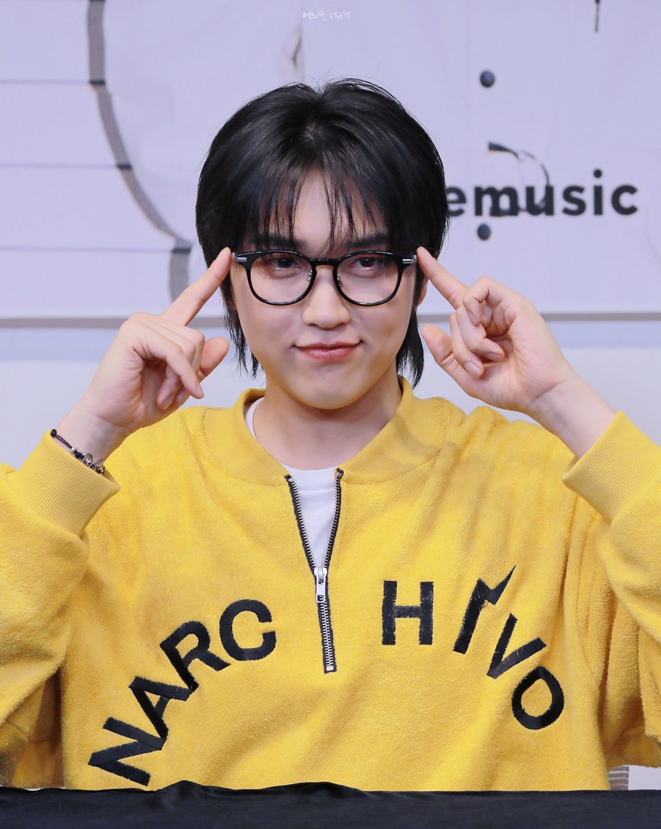 To_SANDEUL0320's tweet photo. 260507 MINI ALBUM 'SET' 애플뮤직 팬싸
명탐정 코난 같지!
#B1A4 #산들 #삼돌 #SANDEUL #SAMDOL #가위바위보 https://t.co/ZduWequ6jN