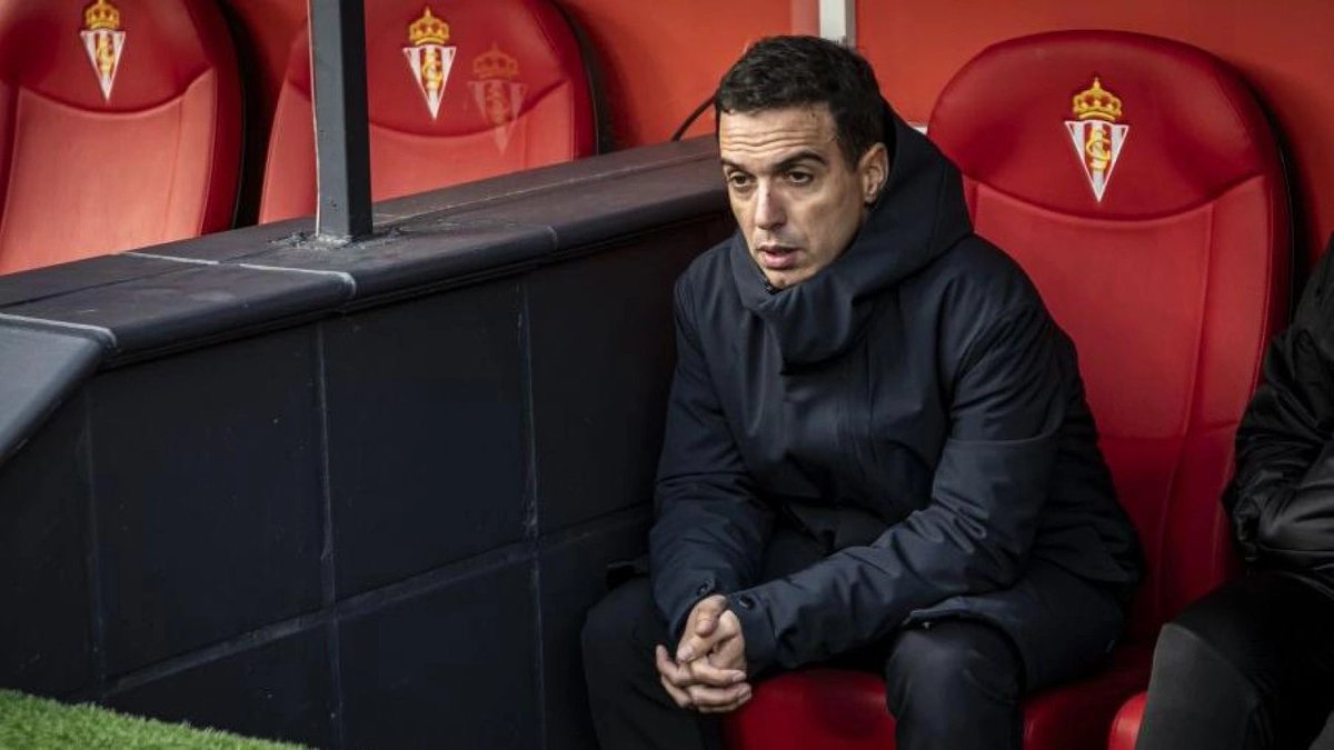 Desvela <a href="/COPEAsturias/">COPE Asturias</a> que Borja Jiménez es quien ha decidido marcharse del <a href="/RealSporting/">Real Sporting</a> porque considera que sus dueños no podrán confeccionar una plantilla para pelear por el ascenso a Primera la próxima temporada

▪️El técnico está frustrado por los continuos errores