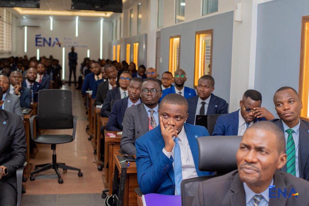 cia_varRDC's tweet photo. 🇨🇩 🗣️À l’occasion des journées d’engagement citoyen organisées par l’École Nationale d’Administration, @EnaRDC_Officiel, une délégation de la @cia_varRDC avec à sa tête son Coordonnateur Exécutif Monsieur @fkakese , s’est adressée aux élèves de la 10e promotion. 
Le Coordonnateur Exécutif a axé son intervention sur l’appropriation du Génocost et la justice transitionnelle et a exhorté les énarques au patriotisme et à la responsabilité.

______
cc 

@Presidence_RDC 
@FonarevRDC @EnaRDC_Officiel @cia_varRDC 
#CONGORDC #GENOCOST #REPARATION #VICTIMES