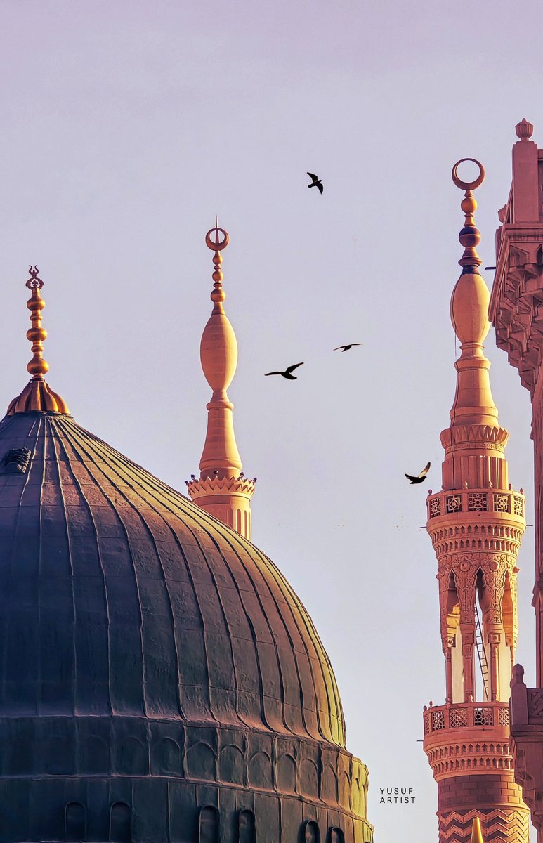 Yusuf_artist_'s tweet photo. وهب لي في المدينةِ مُستقراً
ورزق��ً ثم دفناً في البقيعِ
 🤲🏻🤍 https://t.co/9VuaiILhvE