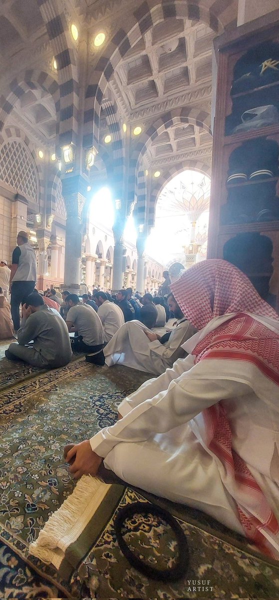 Yusuf_artist_'s tweet photo. وهب لي في المدينةِ مُستقراً
ورزق��ً ثم دفناً في البقيعِ
 🤲🏻🤍 https://t.co/9VuaiILhvE