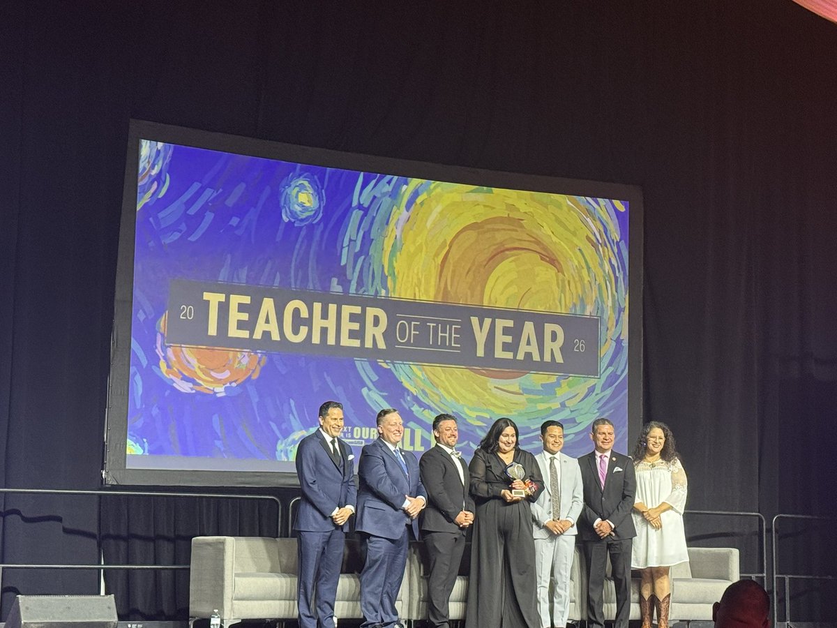 ESerna_PK8's tweet photo. #OWLSOME!! #TeamSISD Elementary Teacher of the Year, Ms Garcia Tinoco!! Hoot! Hoot! Hoot! 🧡🦉💜 #WEbeforeMEatMRE https://t.co/LOUtfpGUi2