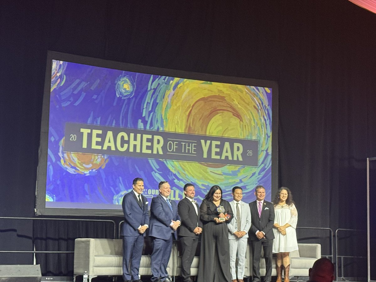 ESerna_PK8's tweet photo. #OWLSOME!! #TeamSISD Elementary Teacher of the Year, Ms Garcia Tinoco!! Hoot! Hoot! Hoot! 🧡🦉💜 #WEbeforeMEatMRE https://t.co/LOUtfpGUi2