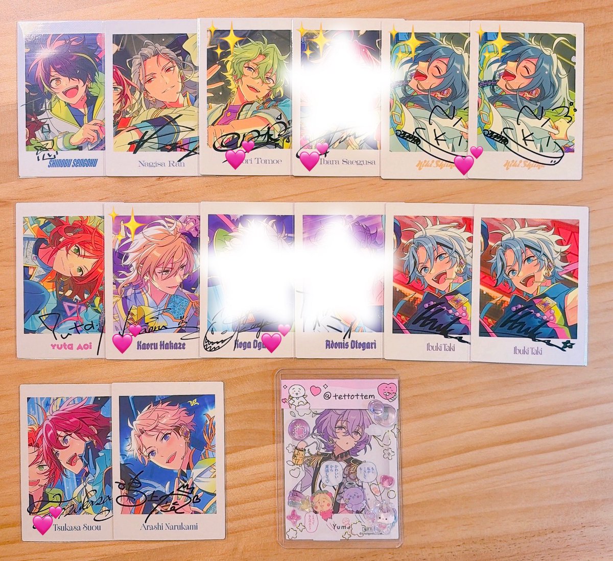tettottem's tweet photo. 【交換】あんスタ ぱしゃっつ 10周年 特典

譲
渉、真、奏汰、忍、一彩、藍良、マヨイ、巽、凪砂、日和、燐音、ニキ、ゆうた、薫、アドニス、維吹、司、嵐

求
9周年:ユメ
周年:宗5、ユメ3、英智1

・💕は宗、ユメとのみ
・✨は無印同数お取引

→ https://t.co/4TO750yV59