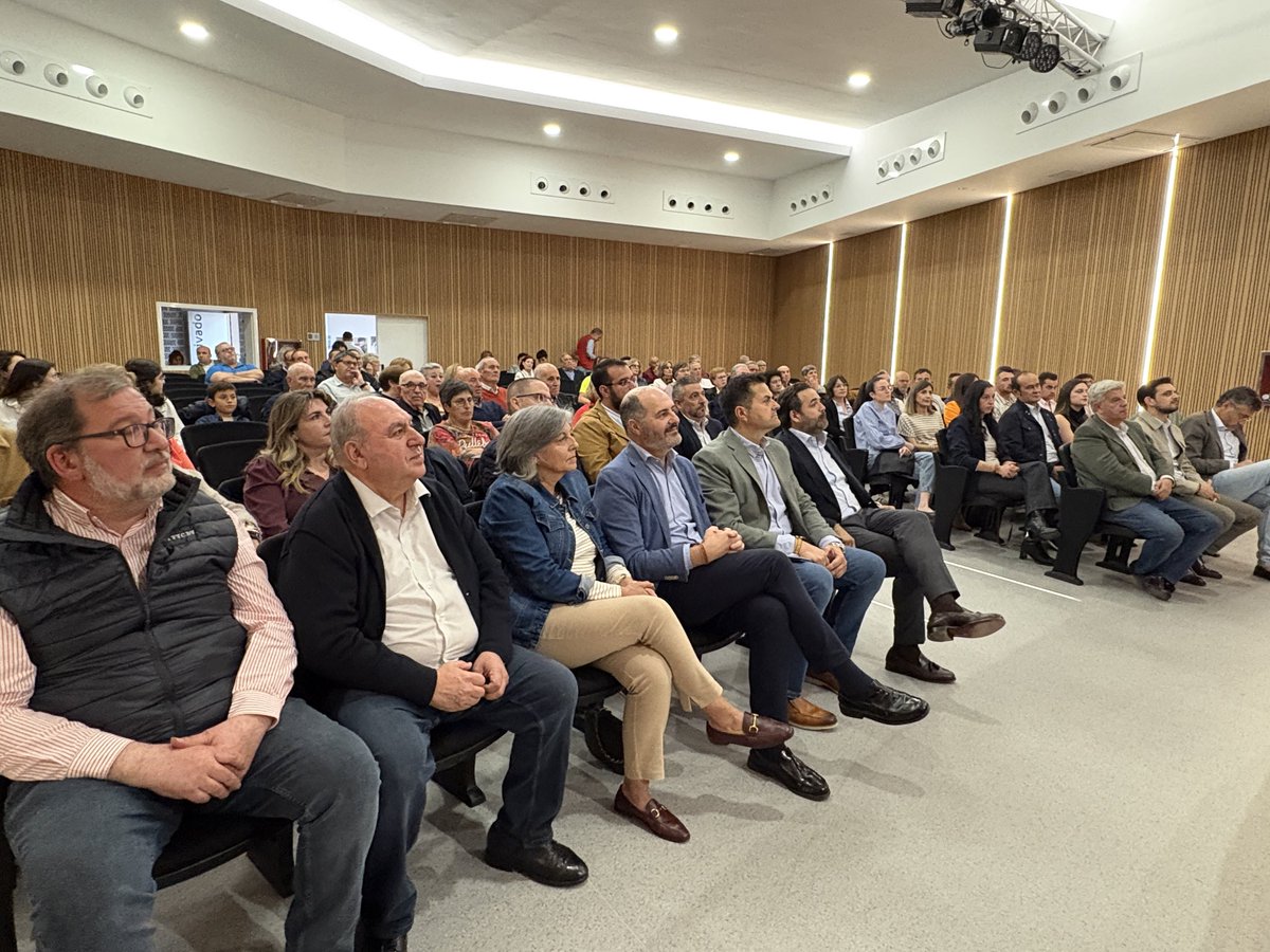 PPopularTo's tweet photo. 💙 El Partido Popular de La Puebla de Almoradiel ha celebrado su Congreso Local, en el que Carlos Arellano, actual portavoz en el Ayuntamiento, ha sido elegido presidente de la Junta Local del partido.

🔗 https://t.co/Oc7bSBn6en https://t.co/TCAfI2q3TU