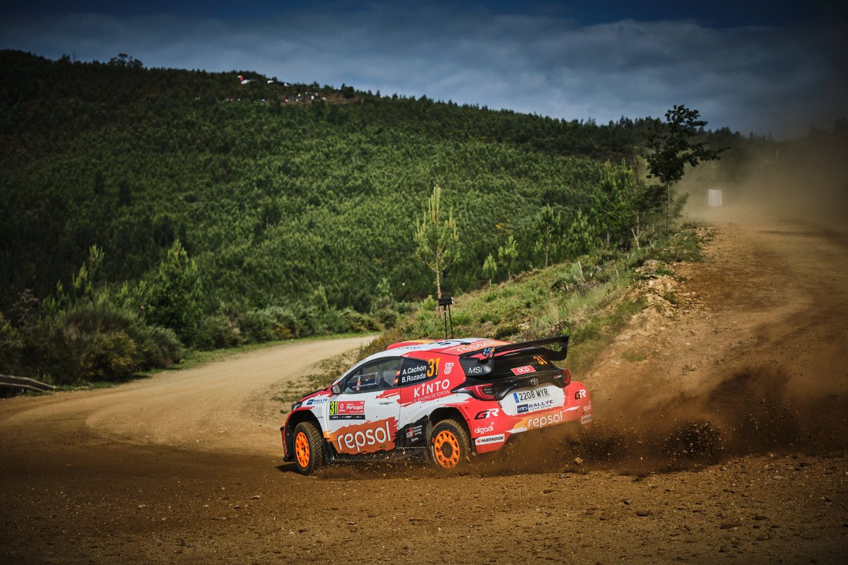box_repsol's tweet photo. @TGR_Spain @Cachon_Ale @msiracingteam_ Con el coche ya arreglado, el equipo vuelve a la acción este sábado.

9 etapas por delante💪🏻

#BoxRepsol
#WRC2 https://t.co/1nd2NSbvJf