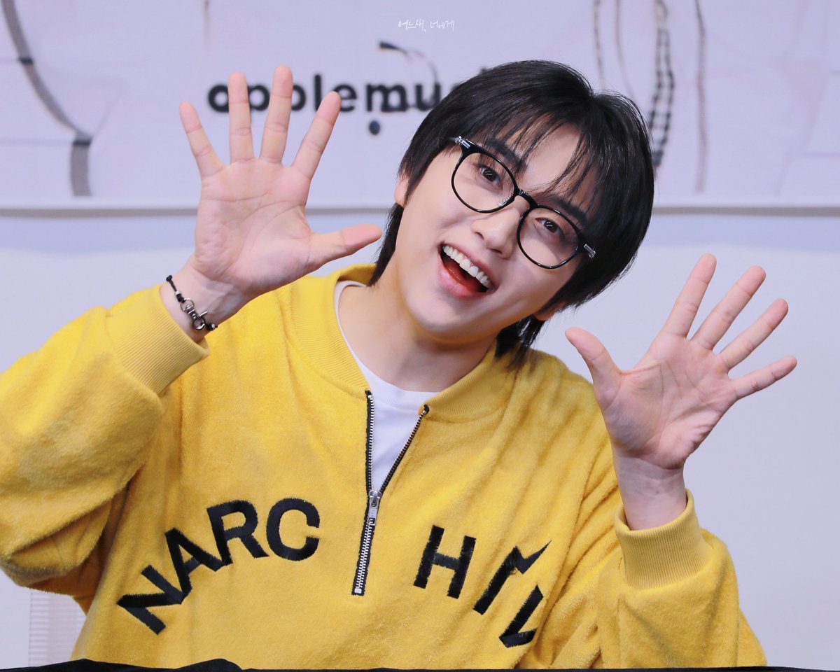 To_SANDEUL0320's tweet photo. 260507 MINI ALBUM 'SET' 애플뮤직 팬싸
짠(바나들 놀아주는 즁)
#B1A4 #산들 #삼돌 #SANDEUL #SAMDOL #가위바위보 https://t.co/pNOJvFDiOa