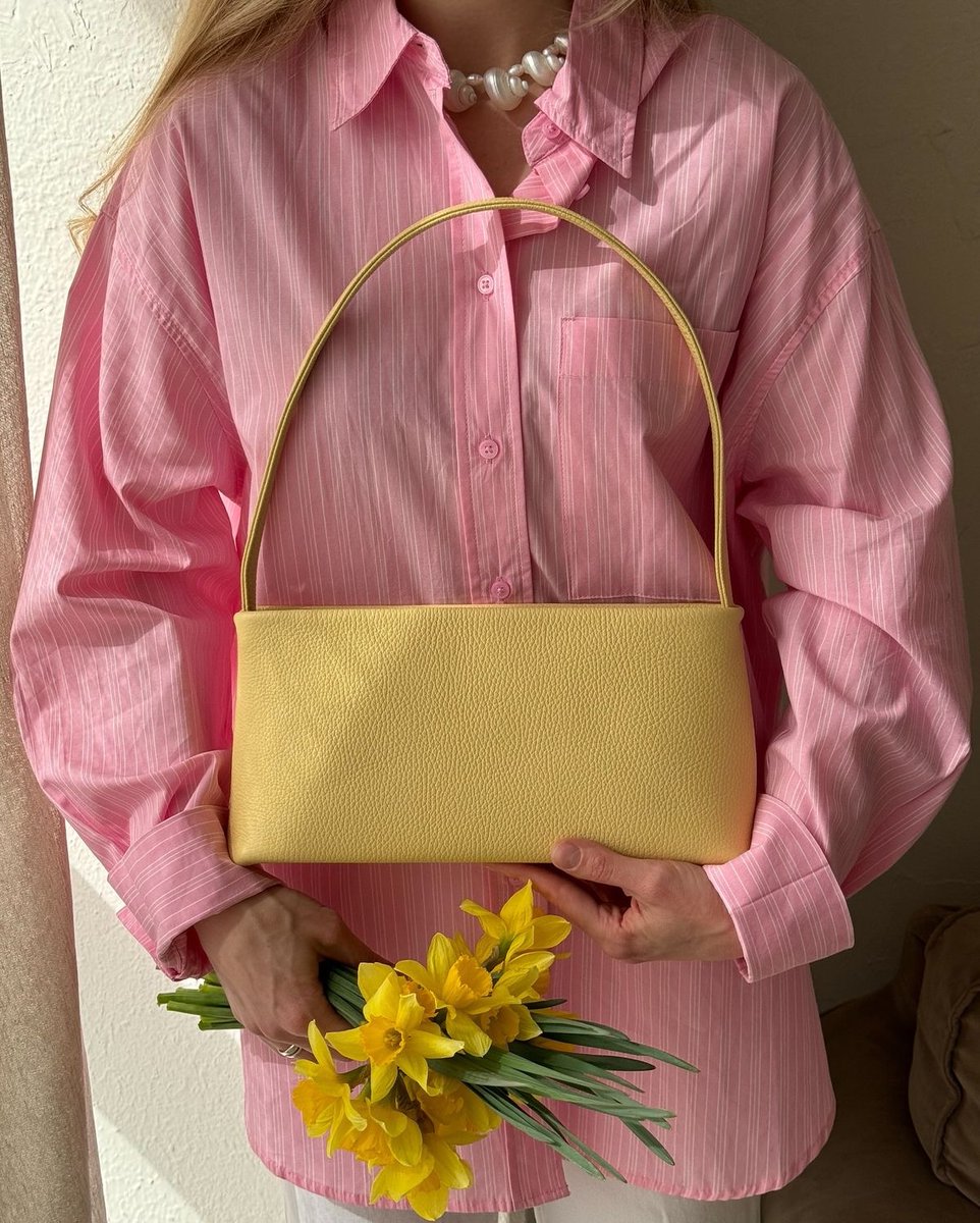 Diorgirlx's tweet photo. these two colors >> https://t.co/E4YRR61pww