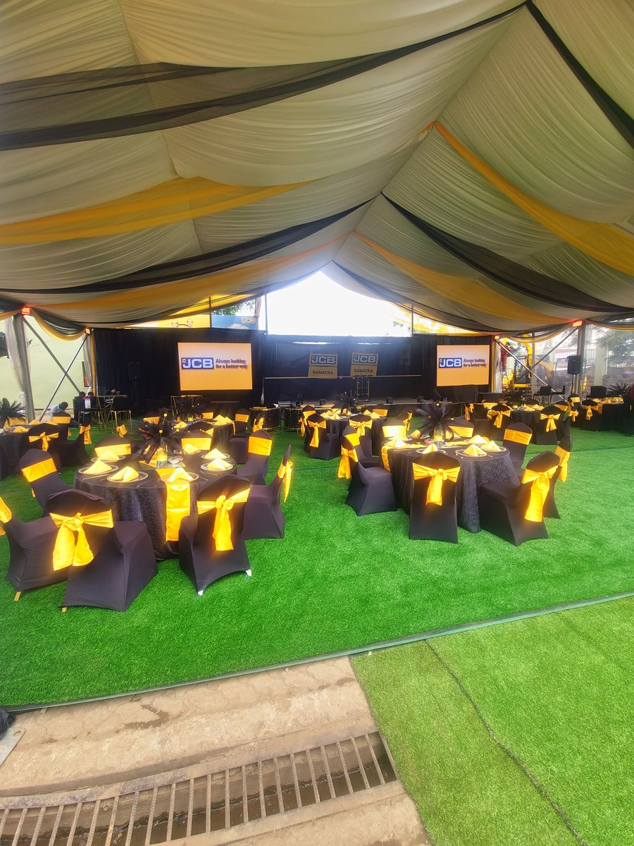 BrianWalaga's tweet photo. The set up👌; launching the NEW JCB 3CX PRO Backhoe loader and the NEW JCB 345 EXCAVATOR. https://t.co/6OwwqhT6ev