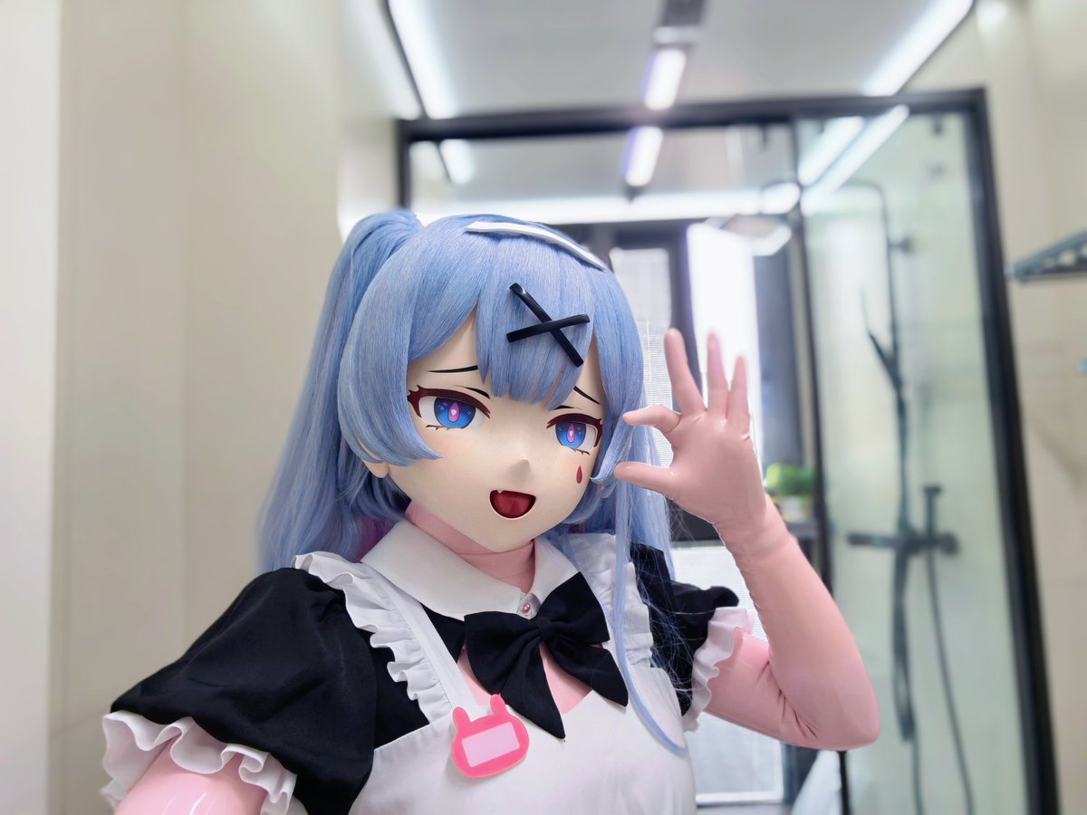 mo11yu's tweet photo. 这个颜色意外的合适女仆装兔子洞🤤
非常好的胶 @Magiclatex712 
#latex #kigurumi https://t.co/bUZucd5HQN