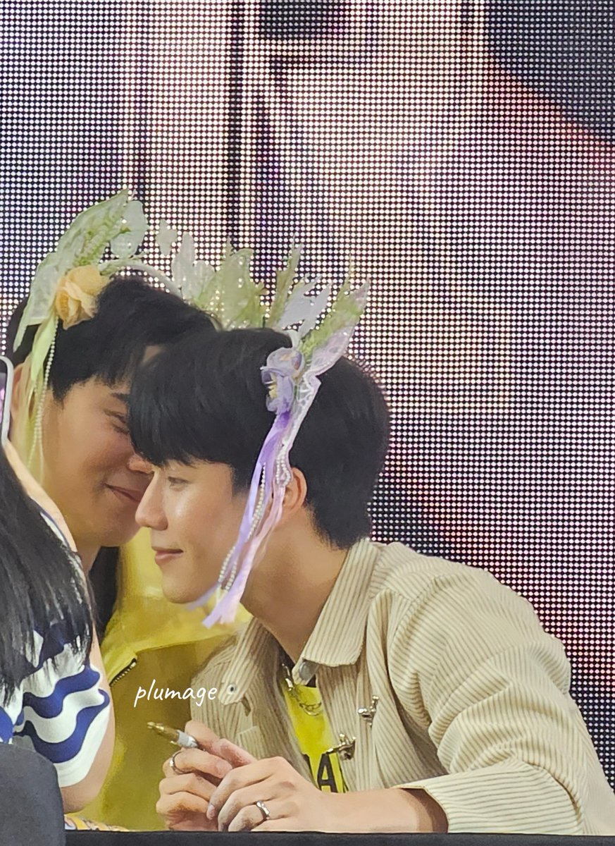 ห๊าาาา จังหวะชุลมุนสุด ๆ 😭

#CNX_YINWAR2NDFANSIGN
YINWAR 2ND FANSIGN CNX
#yinyin_anw #warwanarat
#หยิ่นวอร์ #yinwar
