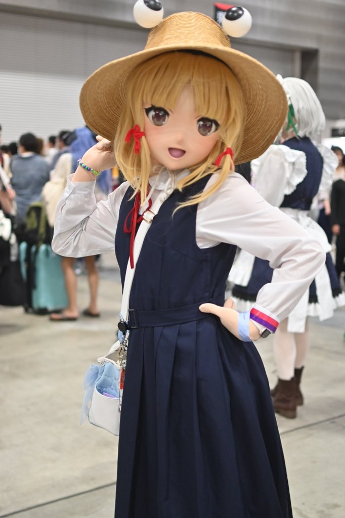 げんきな諏訪子さん
普段のうちと服装はあんま変わらないかも