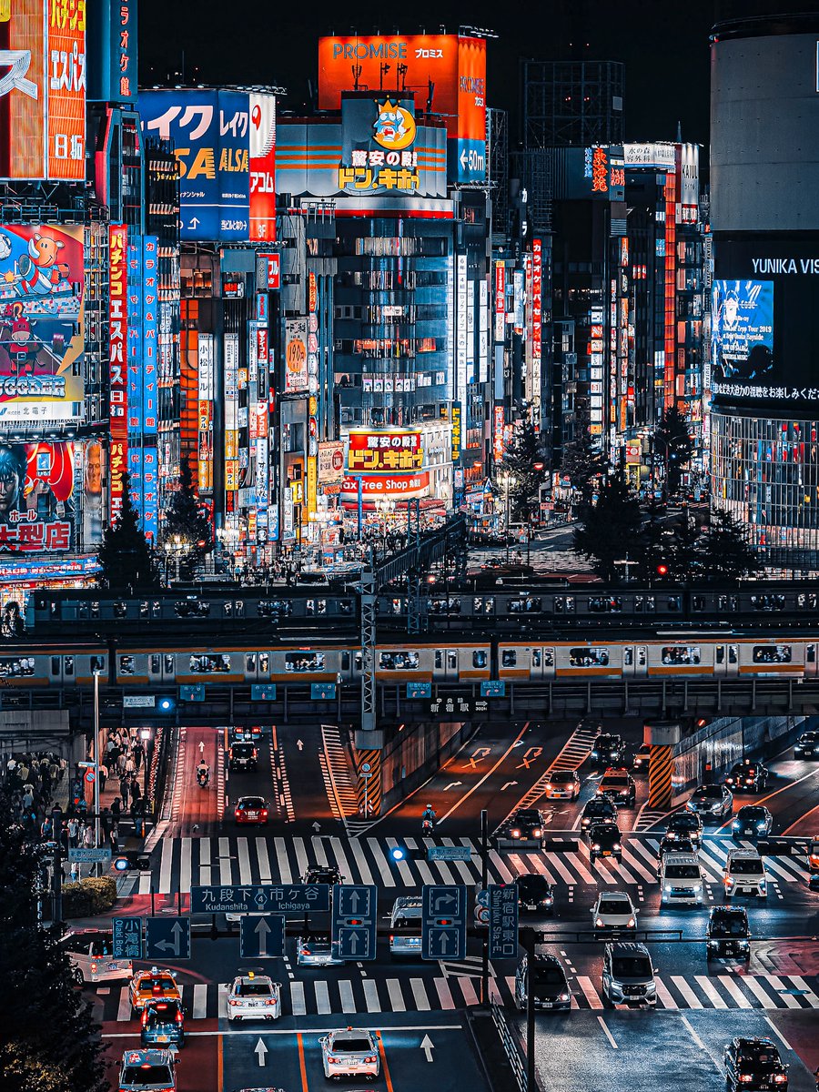autumndreams01's tweet photo. Shibuya crossing , Tokyo, Japan https://t.co/qMlGmSMhpc