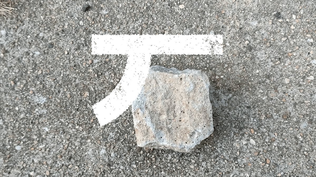 日常のカタチを文字としてデザインしています