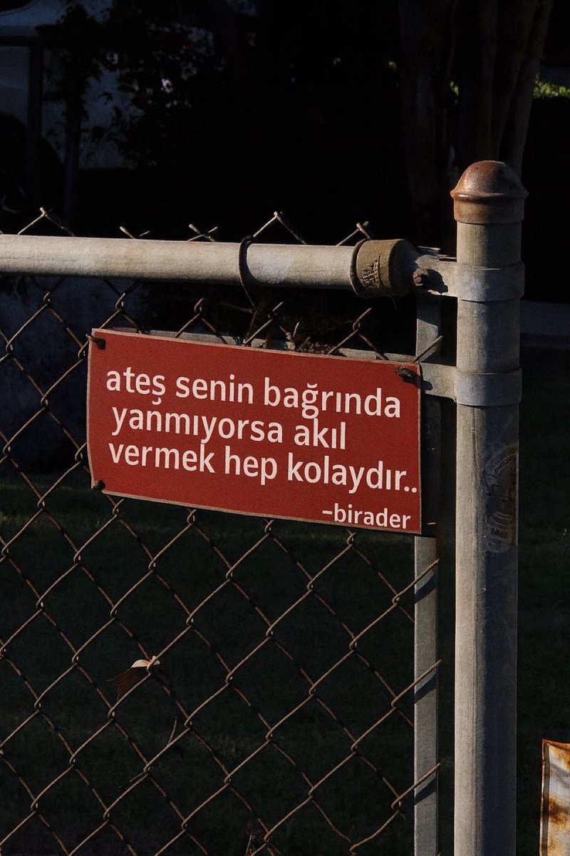 kalpileyasamak's tweet photo. "Ateş senin bağrında yanmıyorsa 
akıl vermek hep kolaydır.." https://t.co/svBu6R2Hgs