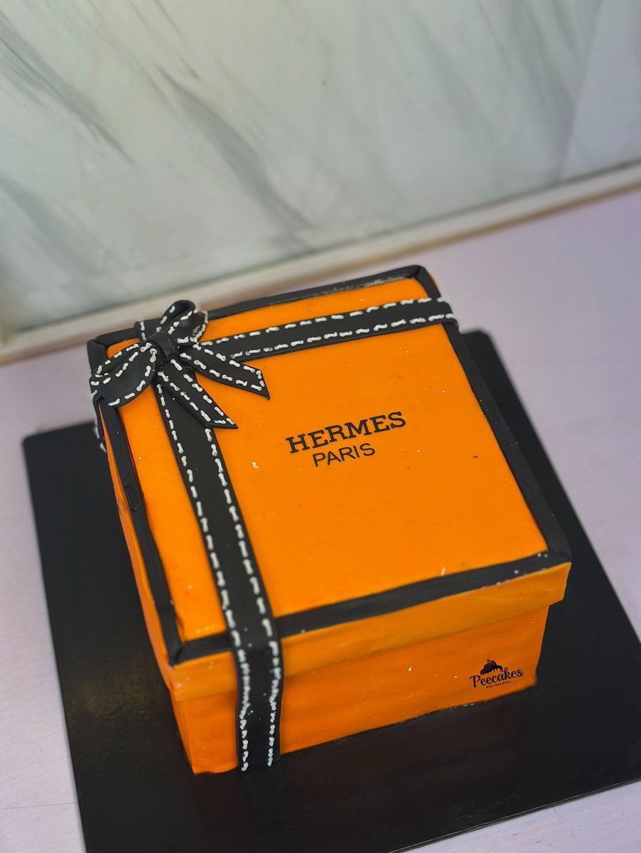 peecakes's tweet photo. Hermes box but make it cake!🧡 https://t.co/AJluoXgKbi