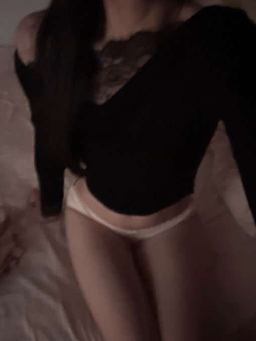 男生们，你们喜欢看女生自慰的样子吗？还是更想自己上手把我弄到高潮？ https://t.co/OCvLBnhLto