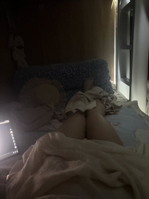 男生们，你们喜欢看女生自慰的样子吗？还是更想自己上手把我弄到高潮？ https://t.co/OCvLBnhLto
