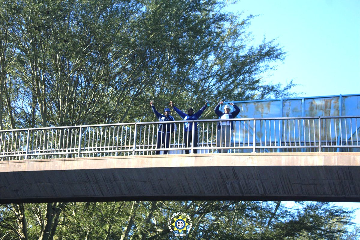 wearesapu's tweet photo. Day 2 of
#TshwaneVasbyt 35km Endurance walk

2nd Vice President #PeterNtsime with National Treasurer #LoratoLephoro joined the walk today
 
#SAPUcares https://t.co/jMnopDqkoc