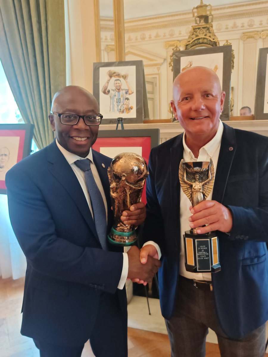 NorfolkLord's tweet photo. Wishing #everyone a fabulous weekend ☀️
As the World Cup approaches, it is great to hold an official replica of the Jules Remet World Trophy which England won in 1966. All at the Argentinian Embassy on Friday ⚽🏴󠁧󠁢󠁥󠁮󠁧󠁿⚽
God bless you all and remember to always follow the light ☀️😁☀️ https://t.co/05eZJAMxMu