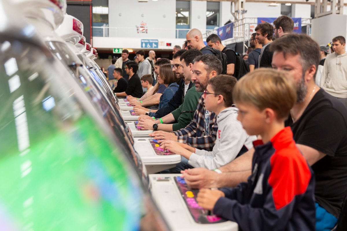 RetroBarcelona tweet media
