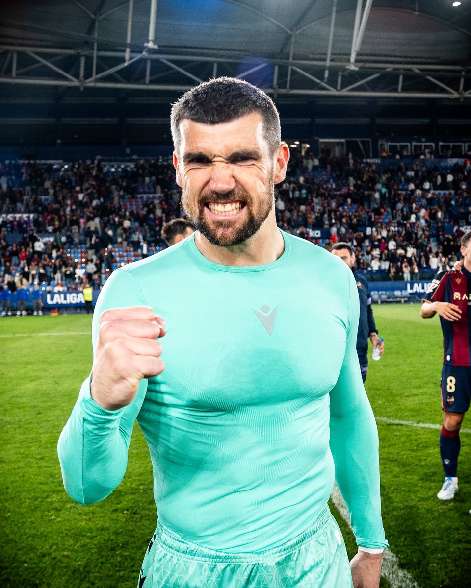 MatyRyan's tweet photo. Crazy night at home with our people. Onto the next one 💪🏼. https://t.co/RlsorAkySJ