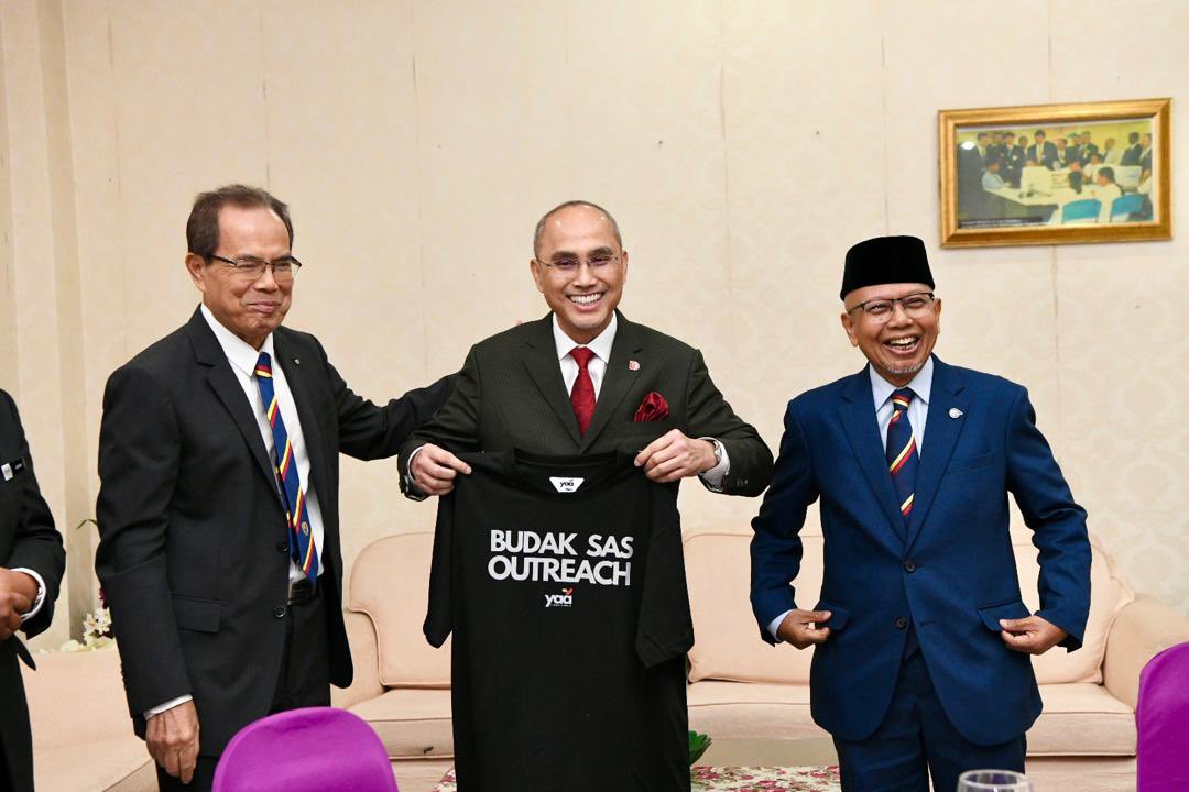 MohdShukriYajid's tweet photo. Delightful occasion at the Sekolah Sultan Alam Shah’s 62nd Academic Excellence Awards Ceremony. Congratulations to all 272 #SPM2025 graduates for upholding @SekolahAlamShah as a School of Global Excellence. May the culture of excellence continues to inspire future generations. https://t.co/ZiPk4MUdgX