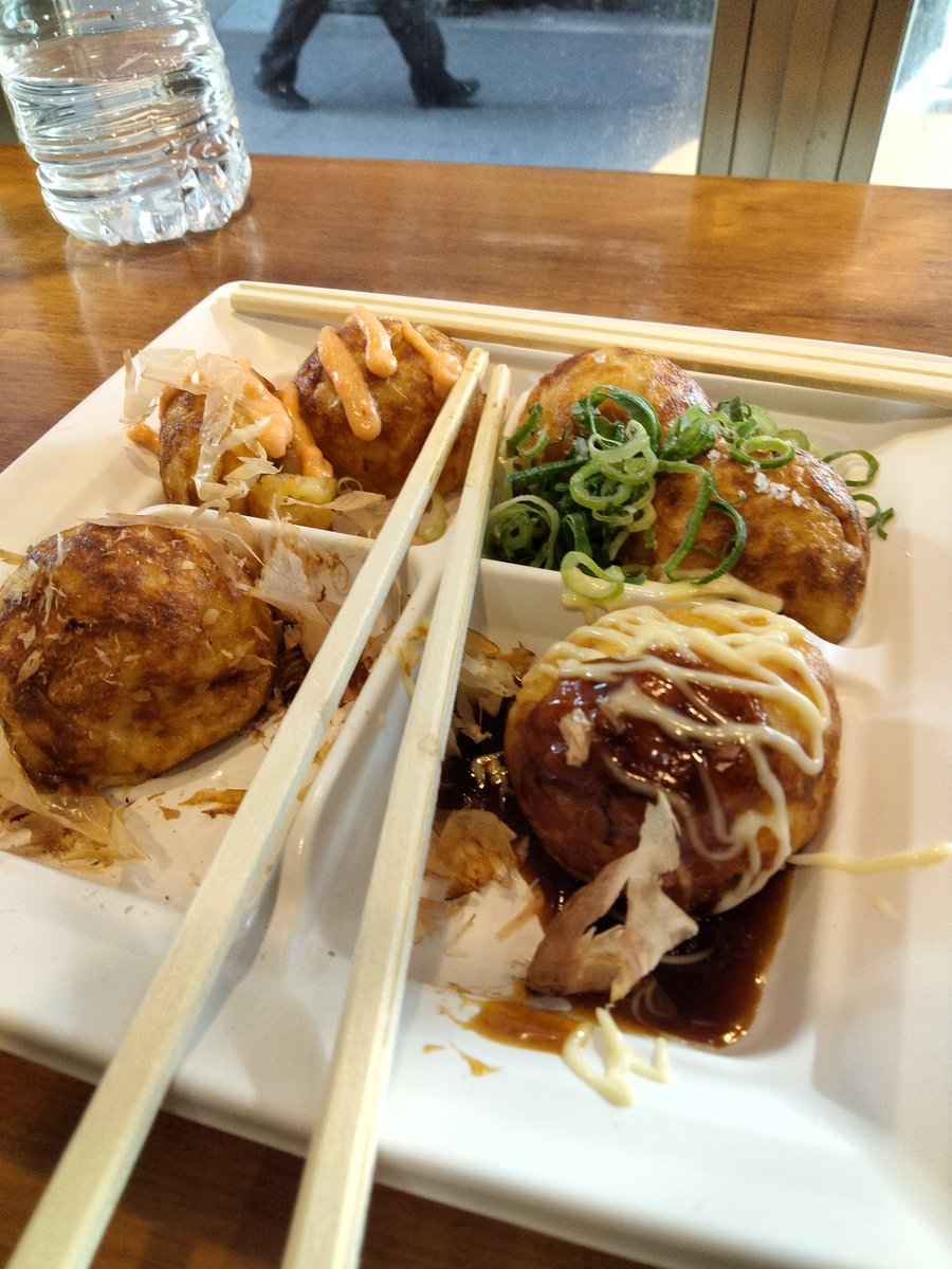 最後のたこ焼き(いつもの食べかけ)
よなおくんに見送ってもらいました✌️
