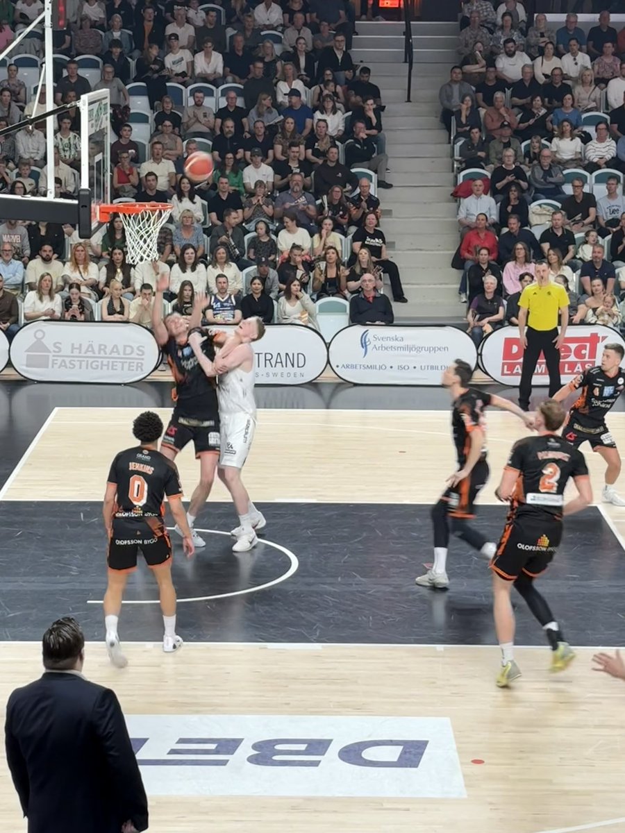 benganf's tweet photo. @GeoffGrammer @ThePitPressNM KJ played the basketball of his life in the finals. Nothing could stop him to win the champions för his teams Borås. Not even Sebastian in Norrköping. Congratulations KJ it’s been lovely to follow you close to the courts in Sweden. https://t.co/QEfOzRtWw8