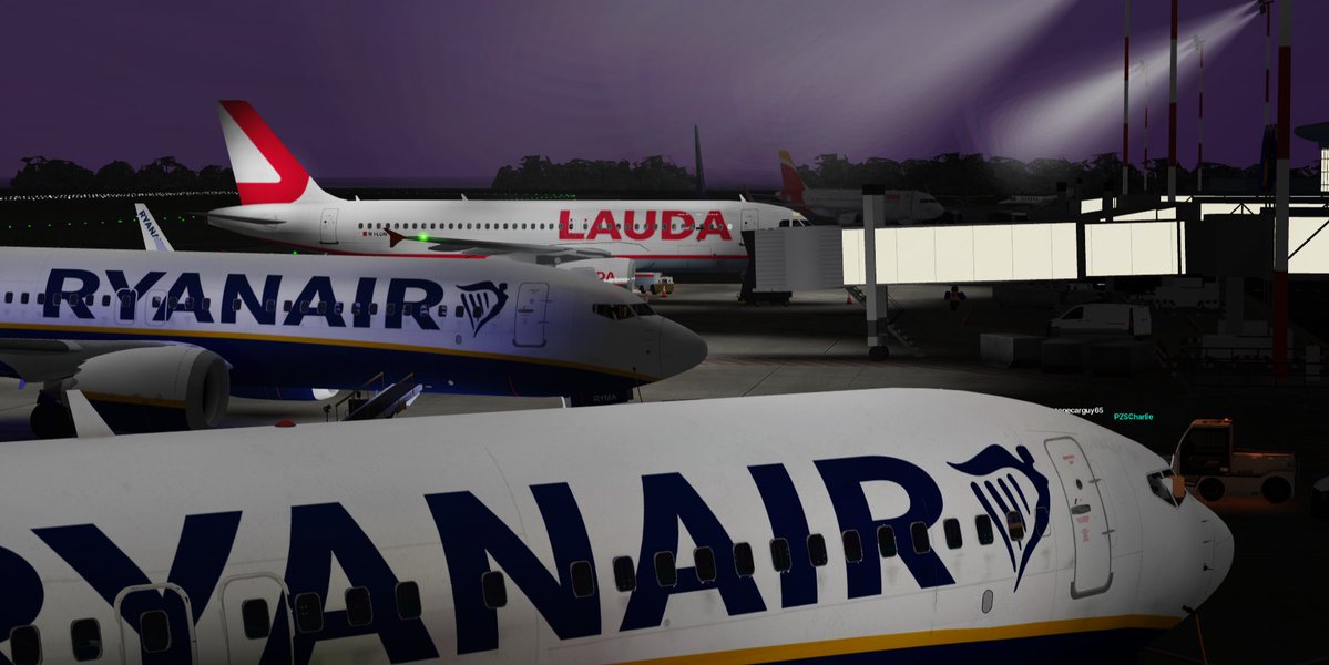 ROBLOX Ryanair tweet media