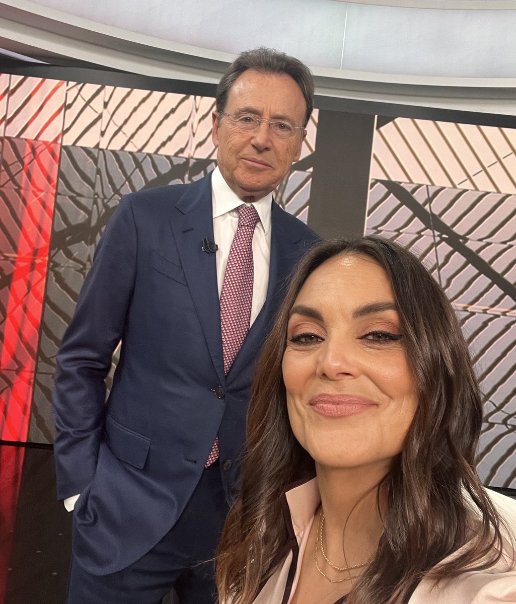 a3endirecto's tweet photo. Sábado
#noticiasfindesemanaa3
@MonicaCarrillo https://t.co/AgWS6BaoRf