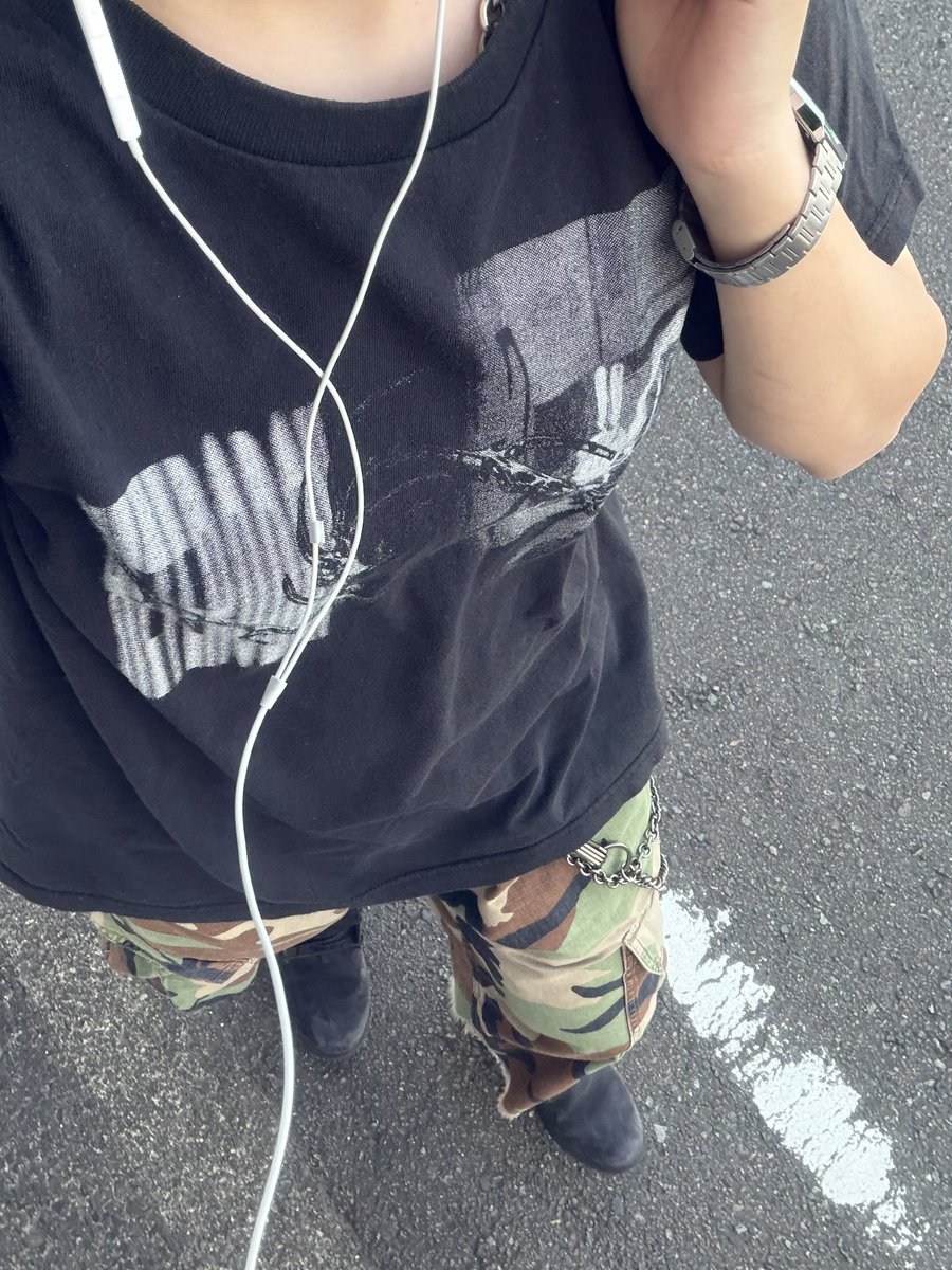 Chibikujyon's tweet photo. 自分でつくったTシャツ可愛すんぎｨ😬 https://t.co/0C8Vn1Bofg