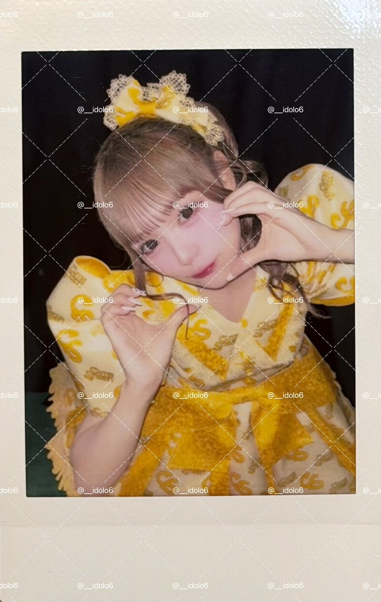 あやな tweet media