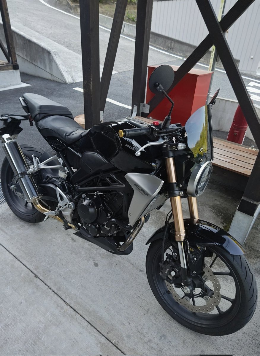 Sentaro_Fat's tweet photo. 1年ぶりくらいにバイク乗ったがやっぱり楽しい！バッテリーが死にかけてる感じがする
#cb250r https://t.co/M7y7dIoSD6