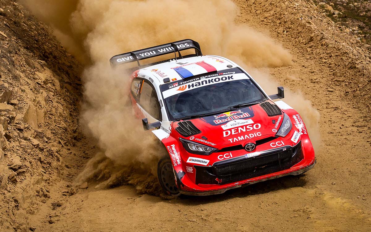 rallyrom's tweet photo. Sébastien Ogier preia conducerea în Portugalia după o zi secundă plină de răsturnări de situație https://t.co/0osTlJ8zWv https://t.co/1R5Kebubg2