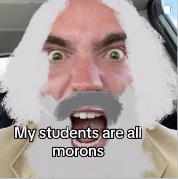 the fuckin marx statue😭😭