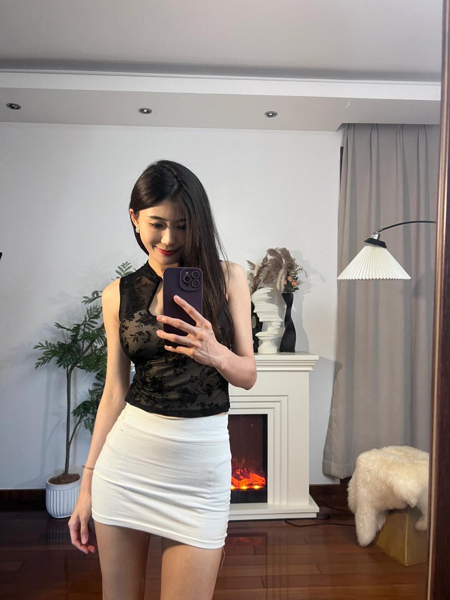 159Sylar's tweet photo. 出门前一定要洗个香香的我，然后到你怀里给你乖乖上课🥰 https://t.co/1dNFWuOz2c