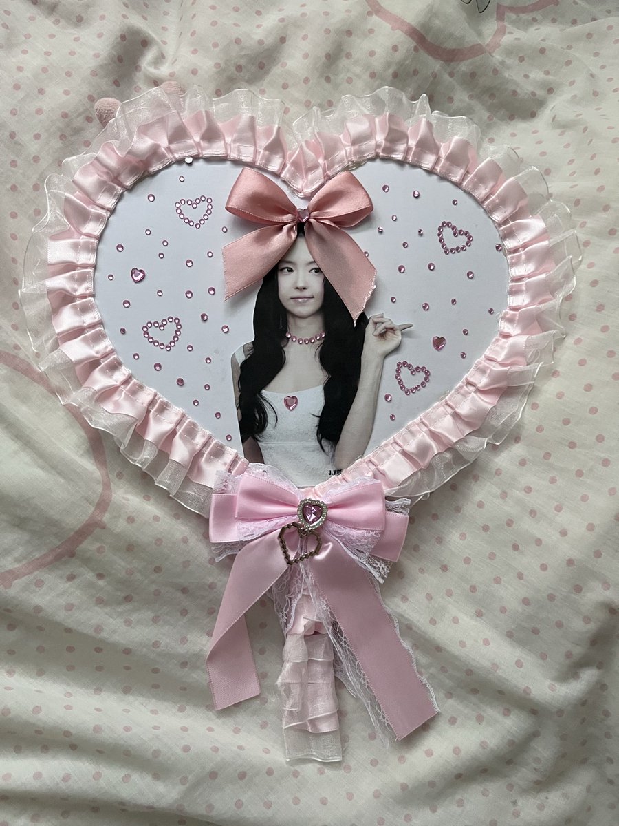 mavi⁷ saw apink tweet media