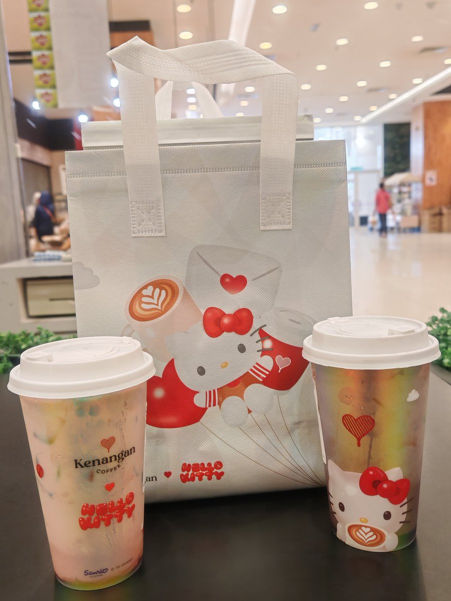 MichelleTanSS's tweet photo. This week 3rd time purchased
Buy2 free cooler bag😍 
Berry Blush Latte
Berry Blush Chocolate
@KenanganCoffee https://t.co/AE5Guc4F5a